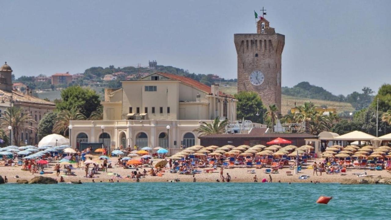 Nel Blu Dipinto Di Blu Apartment Porto Recanati Bagian luar foto